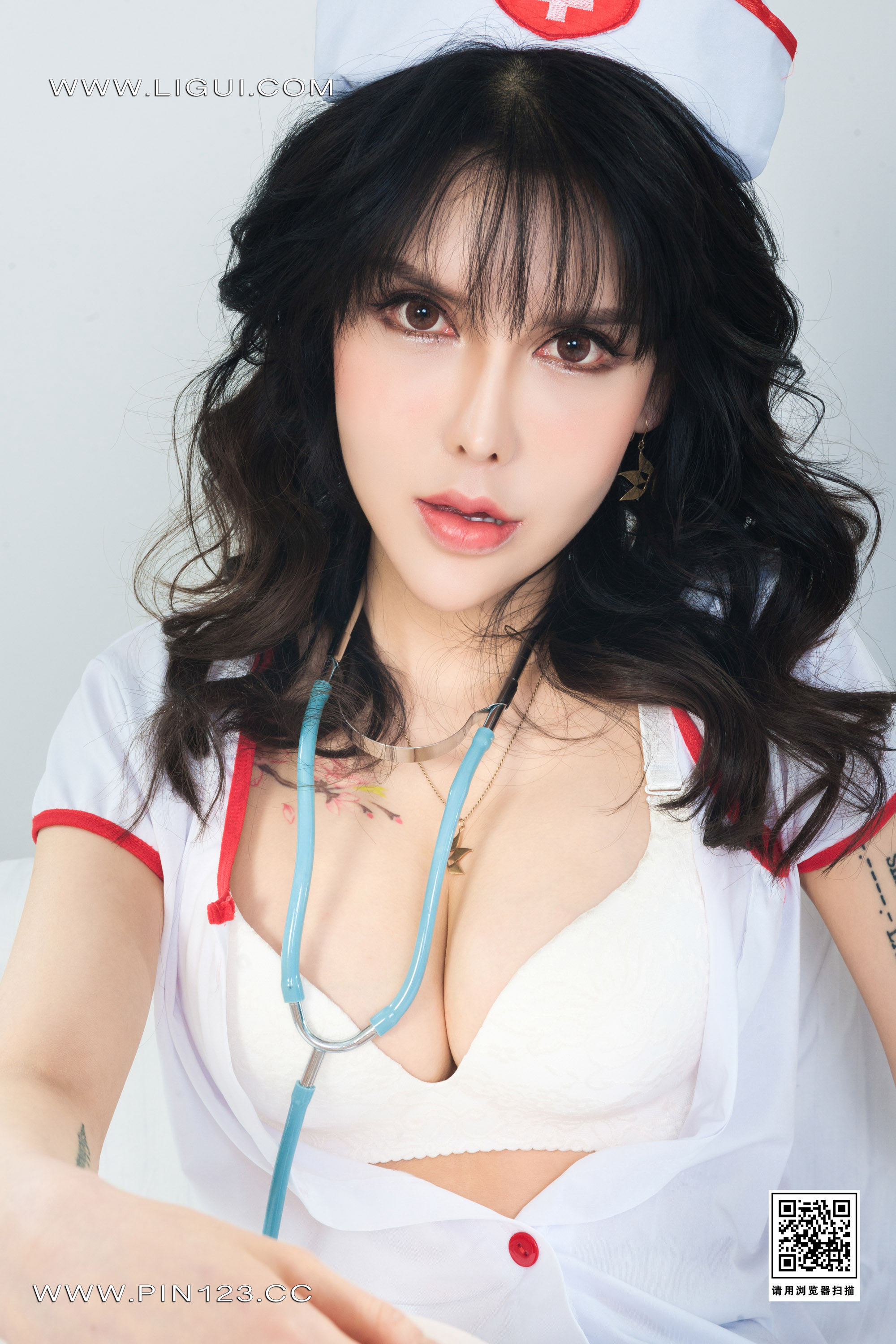 Ligui丽柜  2023.04.17 《白丝天使》 猫猫